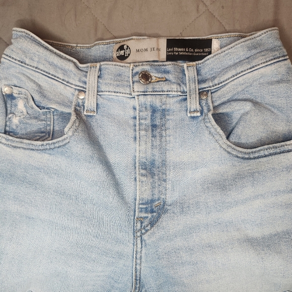 Levis Silver Tab 27x27 Womens Mom Style Jeans Distressed Faded Light Wash Denim - Picture 3 of 12